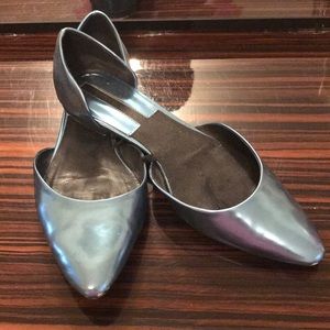 Blue pointed shoe